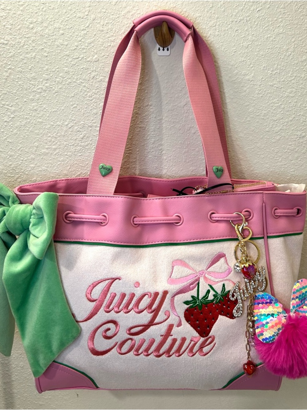 Juicy Couture Retro Strawberry Tote Daydreamer Bag Powder Blush Green Strawberry